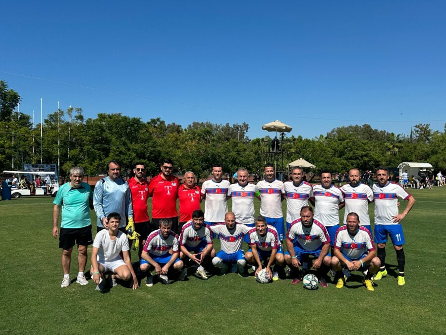 Turgut Tanyıldız Masterler takımı Antalya’da düzenlenen Uluslararası En İyi Masterler