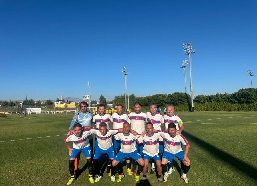 Turgut Tanyıldız Masterler takımı Uluslararası En İyi Masterler Şampiyonluk Kupası