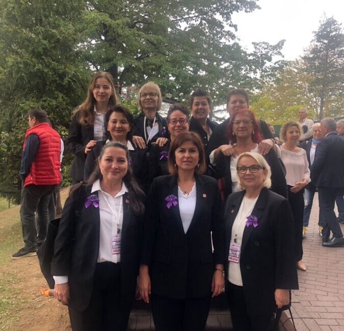 Biz kadınlar, güçsüzlük masalını paramparça ettik. Sokakta, evde, işte, mecliste CHP Kdz. Ereğli İlçe Kadın Kolları Başkanı Neslihan Pamuk, ’25