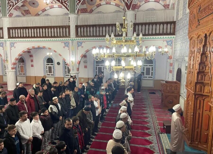 Kdz. Ereğli’de sabahın bereketi gençlerin buluşmasıyla taçlandı. İlçe Müftüsü Harun