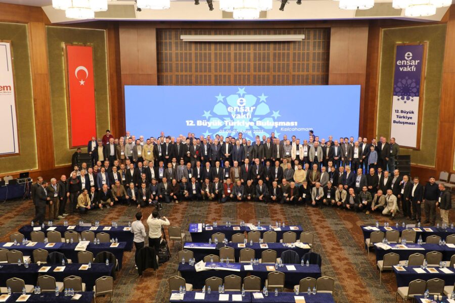 Ensar Çaycuma”Örnek Şube Ödülü”nü kazandı Ensar Vakfı’nın tüm şubelerinin katılımıyla Kızılcahamam Eliz Otel’de yapılan 12.