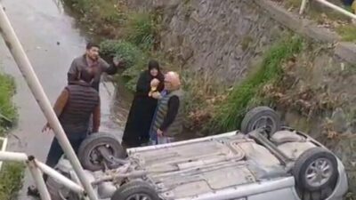 Zonguldak’ın  Ereğli ilçesinde meydana gelen trafik kazasında, dere yatağına yuvarlanan
