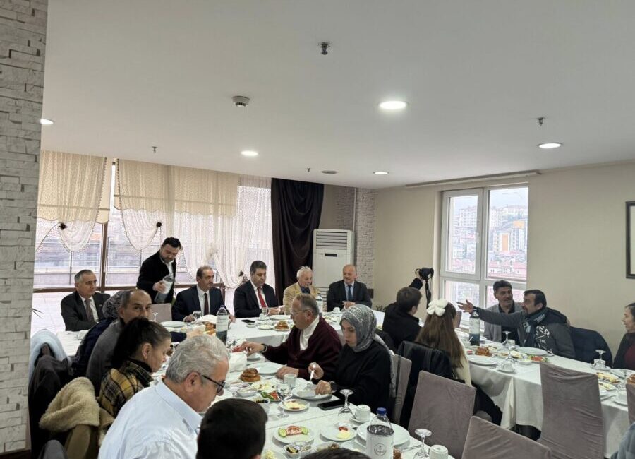 Kaymakam Yılmaz’dan ‘Gönül Seferberliği’: 200 Haneye Dijital Dokunuş! Karadeniz Ereğli Kaymakamı Fatih Yılmaz, 10 Ocak Çalışan Gazeteciler Günü