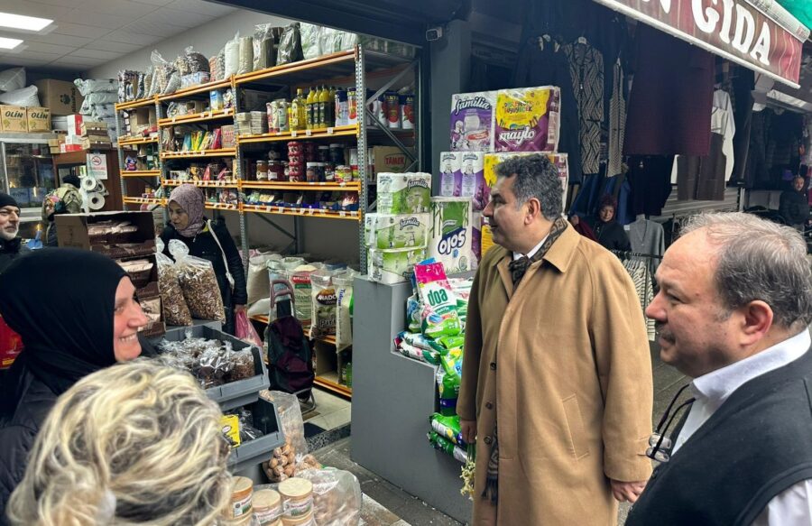   Karadeniz Ereğli Kaymakamı Fatih Yılmaz, ilçe merkezindeki pazar yerini