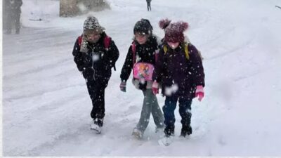  Zonguldak’ta etkili olan kar yağışı nedeniyle il genelinde eğitime bir