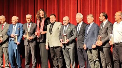 ​Eskişehir Karadenizliler Derneği tarafından düzenlenen “Sporun Enleri” ödül töreni, spor