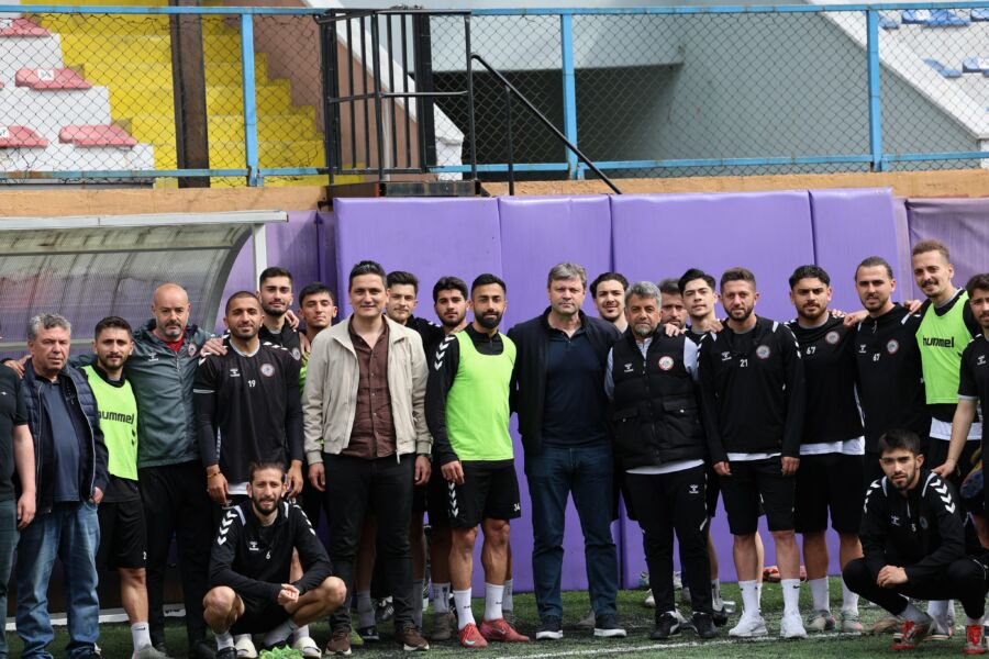Ereğli’de Ertuğrul Sağlam Rüzgarı:”Kalbimiz Ereğli İle” Karadeniz Ereğli’nin yetiştirdiği Türk futbolunun önemli isimlerinden teknik direktör Ertuğrul