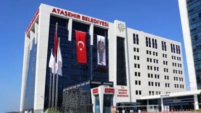 Ataşehir Belediyesine yönelik rüşvet soruşturmasında aralarında Belediye Başkanı Onursal Adıgüzel'in