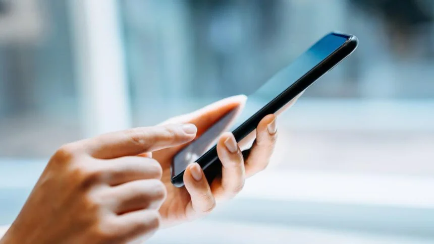 Kayıt dışı telefonlar için süre doluyor: 1 Mayıs son gün Yurt dışından getirilen cep telefonlarının kayıt süreçlerinde yaşanan usulsüzlüklerle mücadele