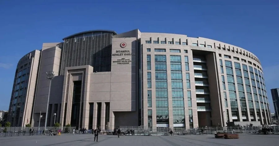 Okul ismi vererek paniğe neden olan 6 şüpheli gözaltına alındı İSTANBUL-BHA İstanbul’da bir sosyal medya uygulamasında okul ismi vererek korku