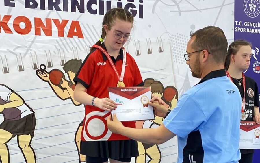 Konya’da düzenlenen Down Sendromlular Okul Sporları Masa Tenisi Şampiyonası’nda Kdz.