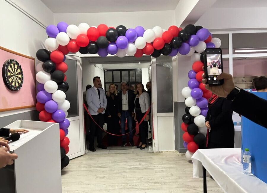 Zonguldak’ın Ereğli ilçesinde eğitim veren Armutçuk Ortaokulu öğrencileri, hazırladıkları bilimsel