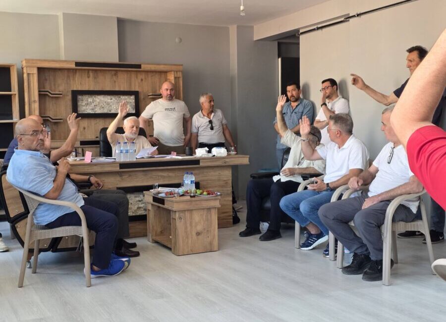 AYTEK’te Hikmet Demircan Güven Tazeledi: Alaplı Ahşap Yat Sanayisi İçin Güç Birliği! Alaplı Ahşap Yat Kooperatifi (AYTEK), yıllık olağan genel kurulunu büyük