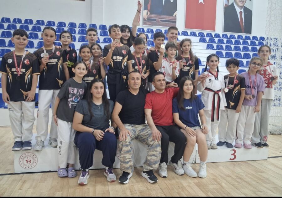 Taşbacaspor Takım Halinde Şampiyon! Zonguldak’ın Kozlu ilçesinde düzenlenen Minikler Taekwondo Türkiye Şampiyonası İl Seçmeleri’ne