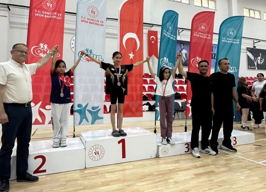 Zonguldak’ın Kozlu ilçesinde düzenlenen Okullararası Minikler Taekwondo İl Şampiyonası’na Taşbacaspor