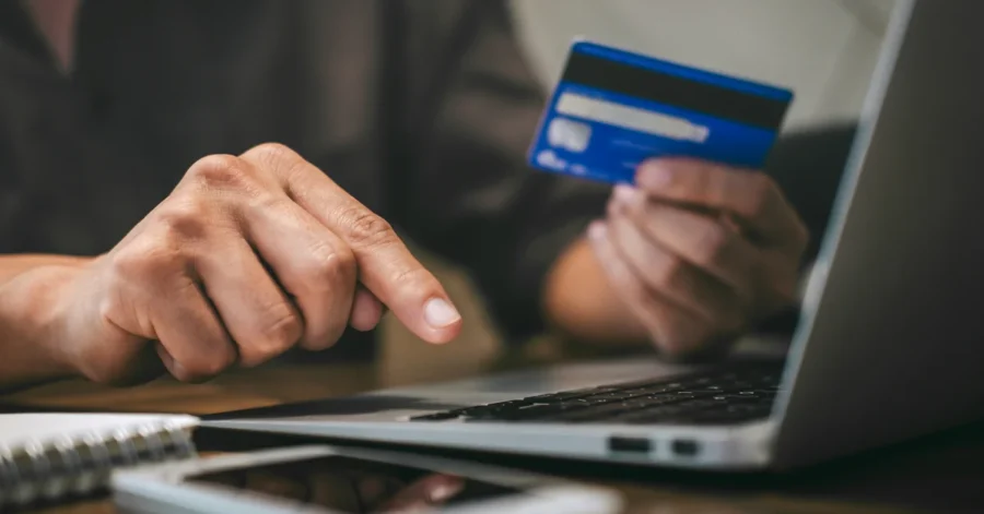 Anayasa Mahkemesi (AYM), e-ticaret platformlarının satılan kusurlu ürünlere ilişkin sorumluluğunu