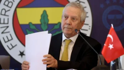Aziz Yıldırım yeniden Fenerbahçe’nin başkanı oldu Fenerbahçe’de gerçekleştirilen olağanüstü seçimde resmî olmayan sonuçlara göre Aziz Yıldırım