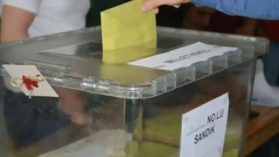 Kdz. Ereğli’de 3 Noktada Seçim Mesaisi: Yeni Muhtarlar Belli Oldu Zonguldak’ın Karadeniz Ereğli ilçesinde, boş bulunan 1 mahalle ve 2