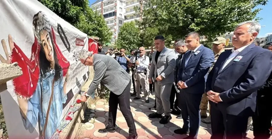 Şehit Öğretmen Şenay Aybüke Yalçın Kozluk’ta dualarla anıldı Batman'ın Kozluk ilçesinde, 2017 yılında terör saldırısında şehit olan müzik