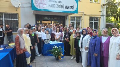 Ereğli Halk Eğitim’de Duygusal Veda: Dr. Metin Bozkurt’a Vefa Etkinliği Zonguldak’ın Karadeniz Ereğli ilçesinde Halk Eğitimi Merkezi Müdürü Dr. Metin