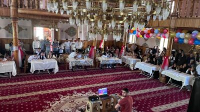 KDZ. EREĞLİ’DE YAZ KUR’AN KURSU ÖĞRENCİLERİ BİLGİ YARIŞMASI VE ÇOCUK ŞENLİĞİ’NDE BULUŞTU Zonguldak’ın Kdz. Ereğli ilçesinde, İlçe Müftülüğü tarafından Ormanlı Bölgesi camilerinde