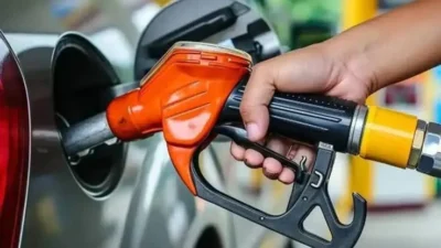 Küresel piyasalarda yükselen petrol fiyatları ve döviz kurundaki hareketlilik, akaryakıt