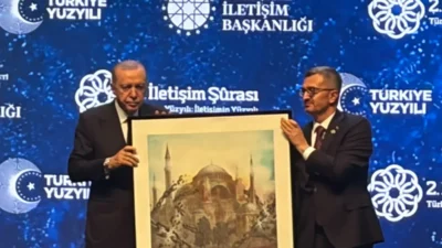 İletişim Başkanı Burhanettin Duran, 2. İletişim Şurası’nın açılışında yaptığı konuşmada,