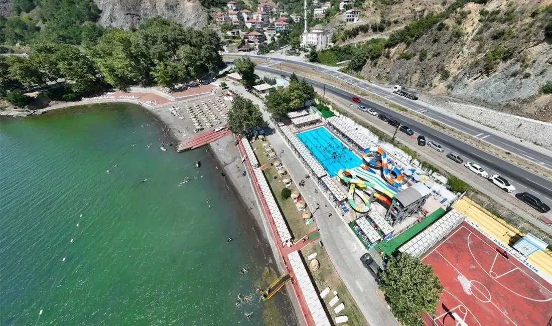 Kdz. Ereğli'de Mavi Bayraklı Barış Plajı genişliyor Yaz boyunca binlerce vatandaşın tercih ettiği Mavi Bayraklı Barış Plajı,