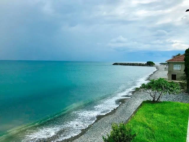 Yurt genelinde etkisini artıran yağışlı hava ve olumsuz deniz şartları