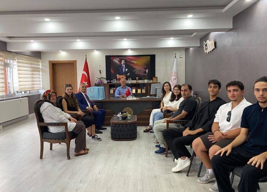 İBRAHİM SÜHEYLA İZMİRLİ FEN LİSESİNDEN 2026 YKS’DE BÜYÜK BAŞARI Zonguldak’ın Karadeniz Ereğli ilçesinde, 2026 Yükseköğretim Kurumları Sınavı’nda (YKS) il