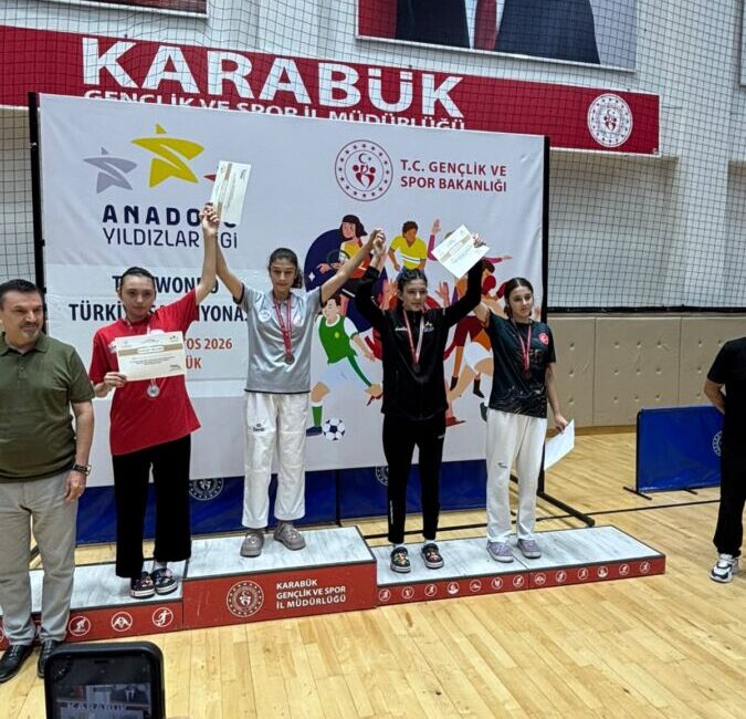 Taekwondoda Ereğli Gururu: Elif Zehra Bozkurt Türkiye 3’üncüsü Karabük’te düzenlenen Anadolu Yıldızlar Ligi Taekwondo Türkiye Şampiyonası’nda, Kdz. Ereğli
