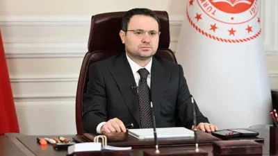 Bakan Gürlek: Terörsüz Türkiye, ortak geleceğimizin teminatıdır Adalet Bakanı Akın Gürlek, “Terörsüz Türkiye” sürecine ilişkin yaptığı paylaşımda,