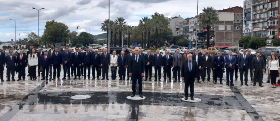 Zonguldak’ın Ereğli ilçesinde 2026-2027 Eğitim-Öğretim Yılı, Atatürk Anıtı önünde düzenlenen