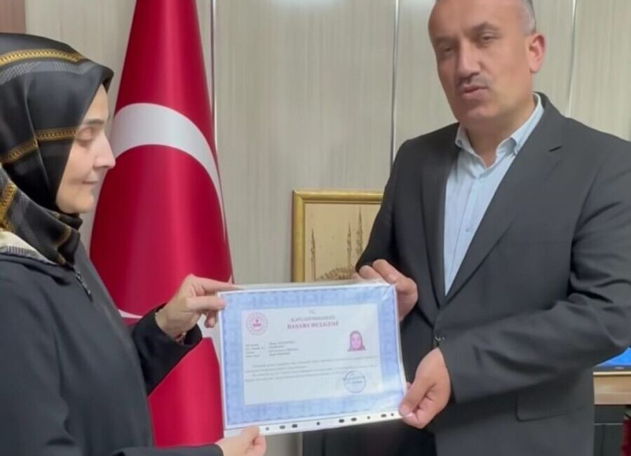 Zonguldak’ın Alaplı ilçesinde görev süresi boyunca yürüttüğü başarılı çalışmalarla takdir