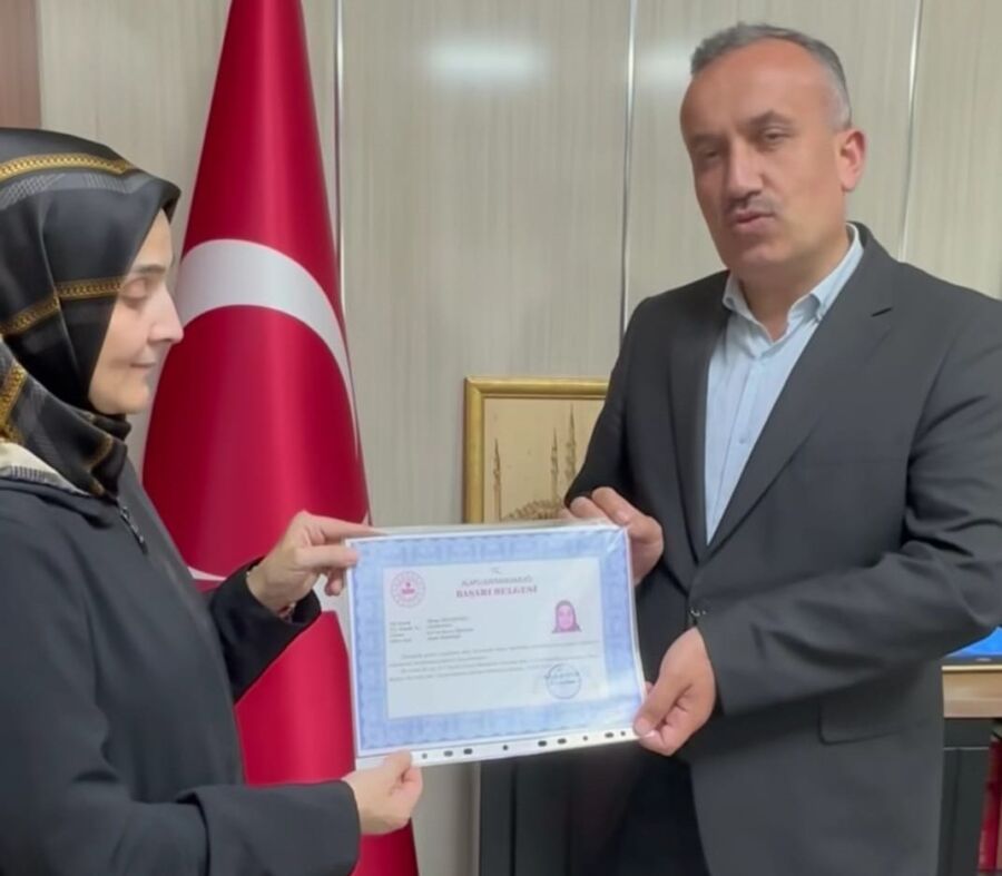 Zonguldak’ın Alaplı ilçesinde görev süresi boyunca yürüttüğü başarılı çalışmalarla takdir