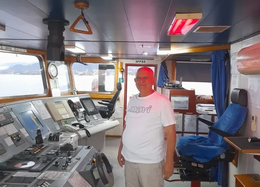 Kaptan ve 9 personel için umutlu bekleyiş Silivri açıklarında batan Tuğberk İmamoğlu isimli geminin kaptanı Yaşar Kayhan