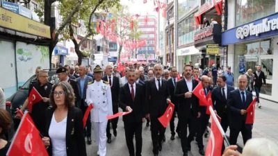 Zonguldak'ta 19 Eylül Gaziler Günü etkinlikleri kapsamında Vali Osman Hacıbektaşoğlu,