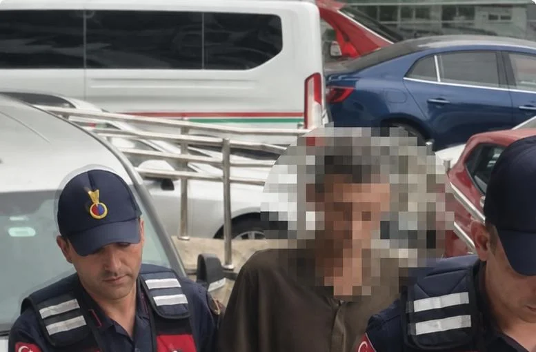 Zonguldak’ta kızlarını zincirleyen anne ve baba tutuklandı ZONGULDAK – BHA Zonguldak’ta 17 yaşındaki kızlarını darbederek zincirledikleri iddiasıyla