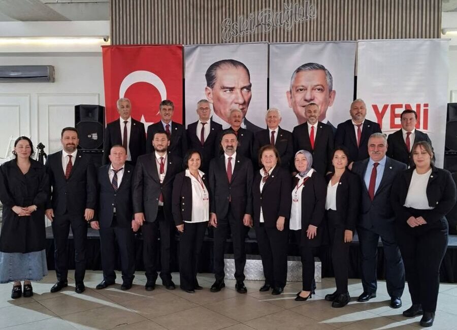 Kdz. Ereğli’de ‘Yeni Parti’ Boy ile ‘Devam’ Dedi Yeni Parti Kdz. Ereğli İlçe Örgütü’nün 1. Olağan Kongresi’nde güven