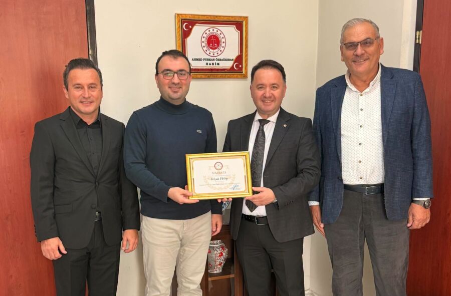 ALAPLI TSO BAŞKANI SELÇUK OKTAY MAZBATASINI ALDI Alaplı Ticaret ve Sanayi Odası’nın (TSO) gerçekleştirilen organ seçimlerinde yeniden