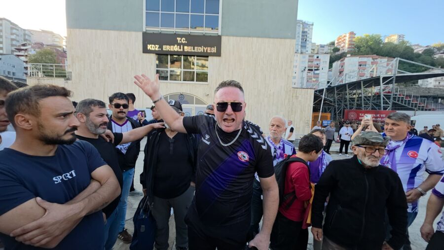 Kdz.Ereğli 1980 Tribün lideri Maç Sonrası Çıldırdı. Kdz.Ereğli Genç Ereğlililer taraftar grubu tribün lideri Burhan Önder oynanan