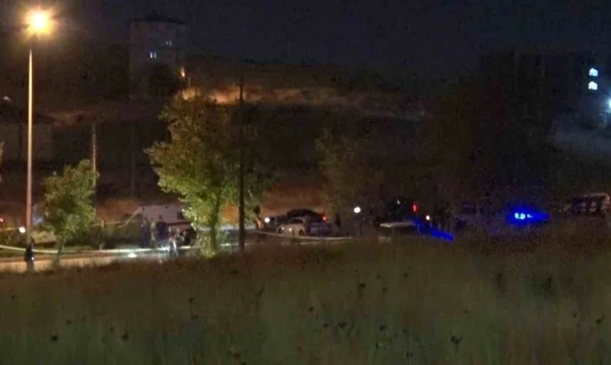 ANKARA-BHA Ankara’da polis uygulaması sırasında durdurulan araçtaki bir şüphelinin ateş