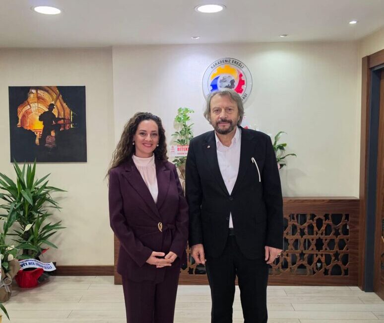 KDZ. EREĞLİ’DE TEKNOLOJİ VE TİCARET BİR ARAYA GELDİ Bilişim Teknolojileri Gençlik Derneği (BiTekGenç) Yönetim Kurulu Başkanı Müzeyyen Merve