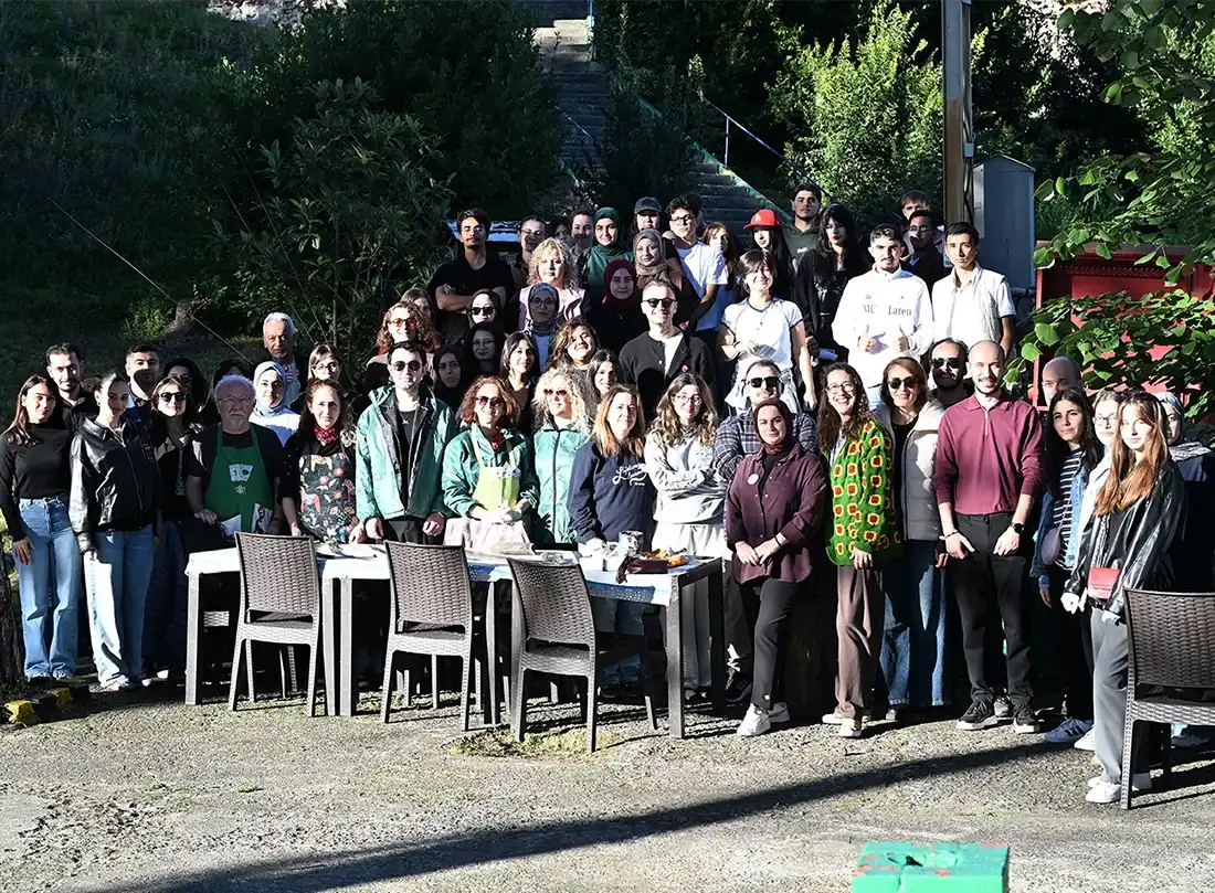 Kdz. Ereğli Belediyesi, kentte üniversite eğitimi almaya başlayan gençleri Kaletepe’nin