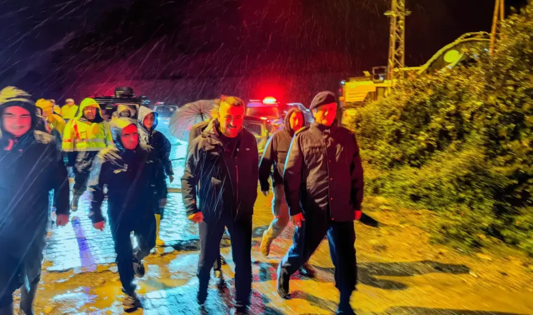 Zonguldak Valisi Osman Hacıbektaşoğlu, kent genelinde etkili olan kuvvetli sağanak