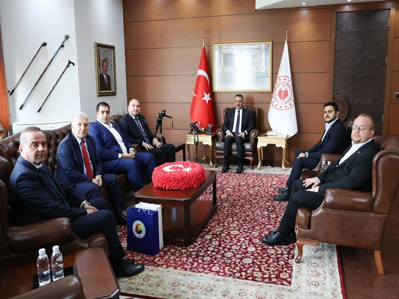 Zonguldak Valisi Osman Hacıbektaşoğlu, Devrek TSO yönetimini kabul etti Zonguldak Valisi Osman Hacıbektaşoğlu, Devrek Ticaret ve Sanayi Odası Başkanı