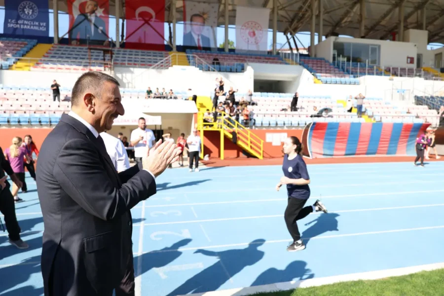 Zonguldak'ta Atatürk ve Cumhuriyet Koşusu düzenlendi Zonguldak’ta, 29 Ekim Cumhuriyet Bayramı’nın 103. yıl dönümü kutlamaları kapsamında