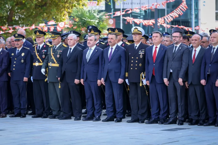 Zonguldak'ta Cumhuriyet Bayramı'nın 103. yıl dönümü kutlamaları başladı Zonguldak'ta, 29 Ekim Cumhuriyet Bayramı'nın 103. yıl dönümü dolayısıyla Valilik