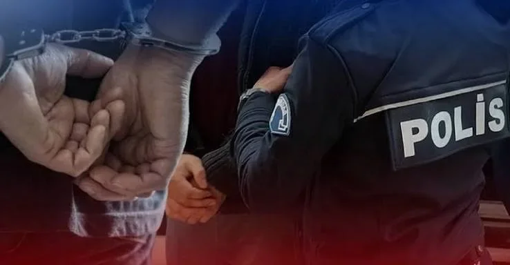 Zonguldak’taki bina çökmesiyle ilgili 3 şüpheli hakkında gözaltı kararı Zonguldak’ta yıkım çalışması sırasında meydana gelen bina çökmesine ilişkin başlatılan